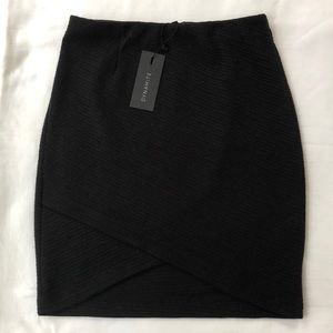DYNAMITE ASYMMETRIC SKIRT